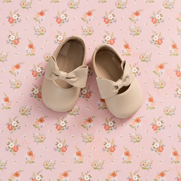 Ballerina baby w/bow cream