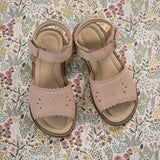 Classic Sandal w/scallop pink