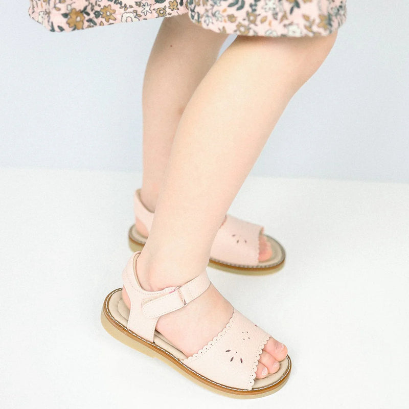 Classic Sandal w/scallop pink